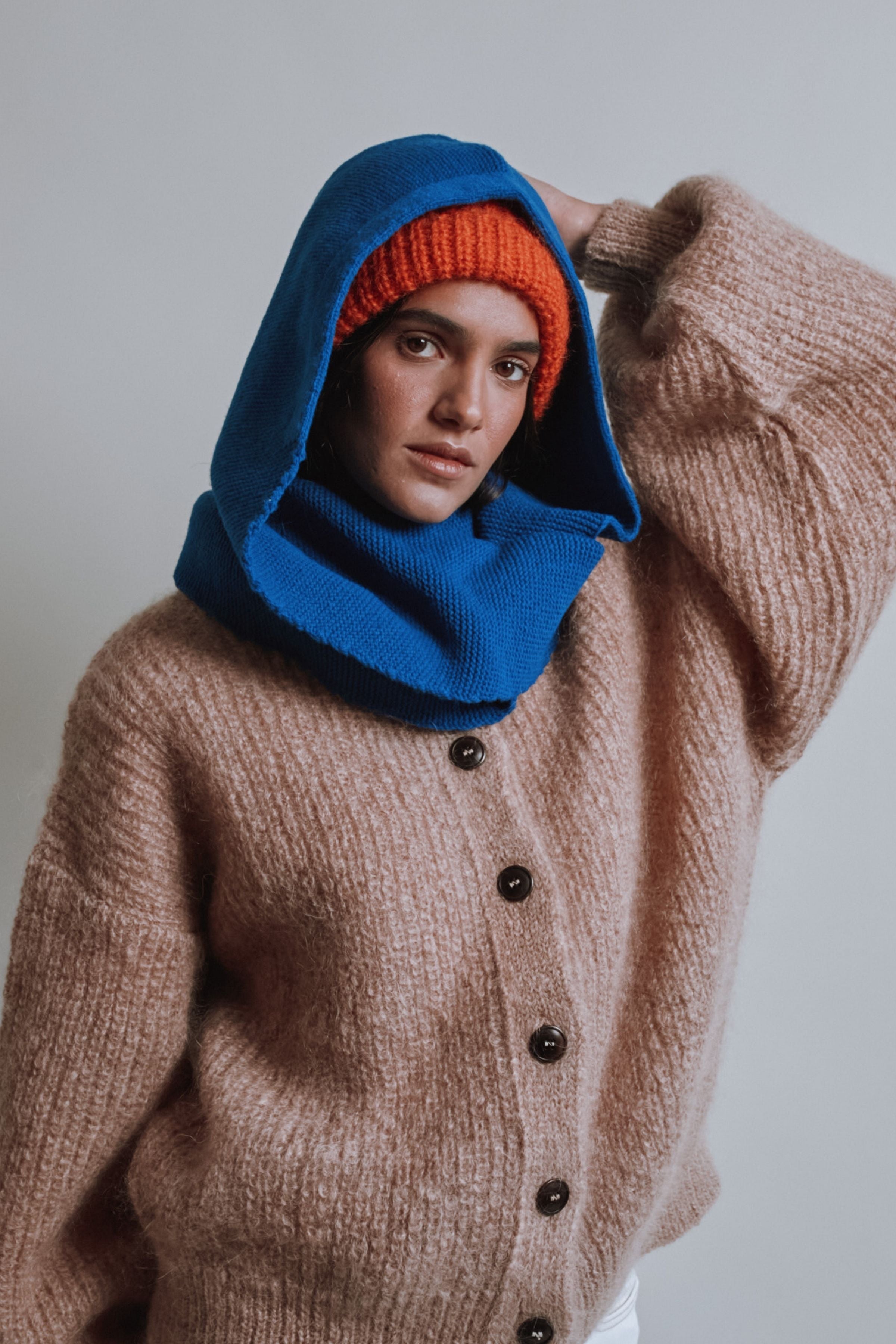 ROMANE 2-in-1 Scarf-Hat in Merino Wool - Cobalt Blue