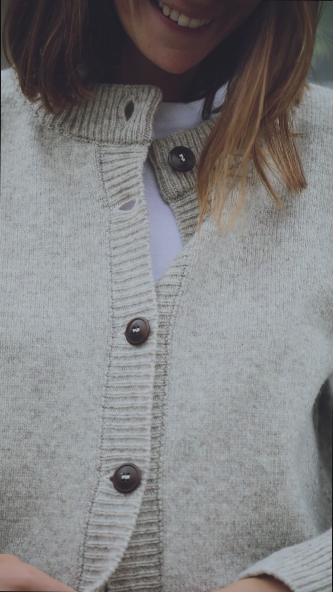 SANDRA Funnel-Neck Cardigan in Merino Wool - Beige. 100% cruelty- free and sustainable knitwear - L'envers 