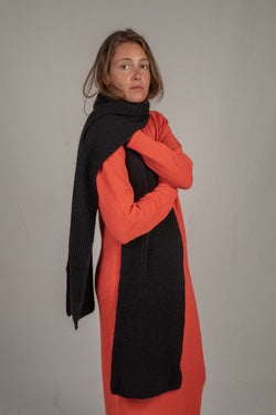 CAMILLE Super Long Scarf - 50% Spanish Merino Non Mulesed Wool & 50% Yak Wool - Super Soft Scarf in Black - L'Envers