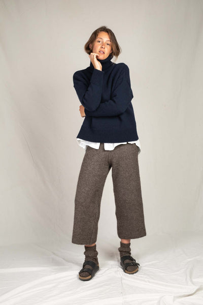 THÉRÈSE Turtle Neck Oversized Sweater in Navy Blue - 100% Cruelty Free Merinos Wool - L'Envers