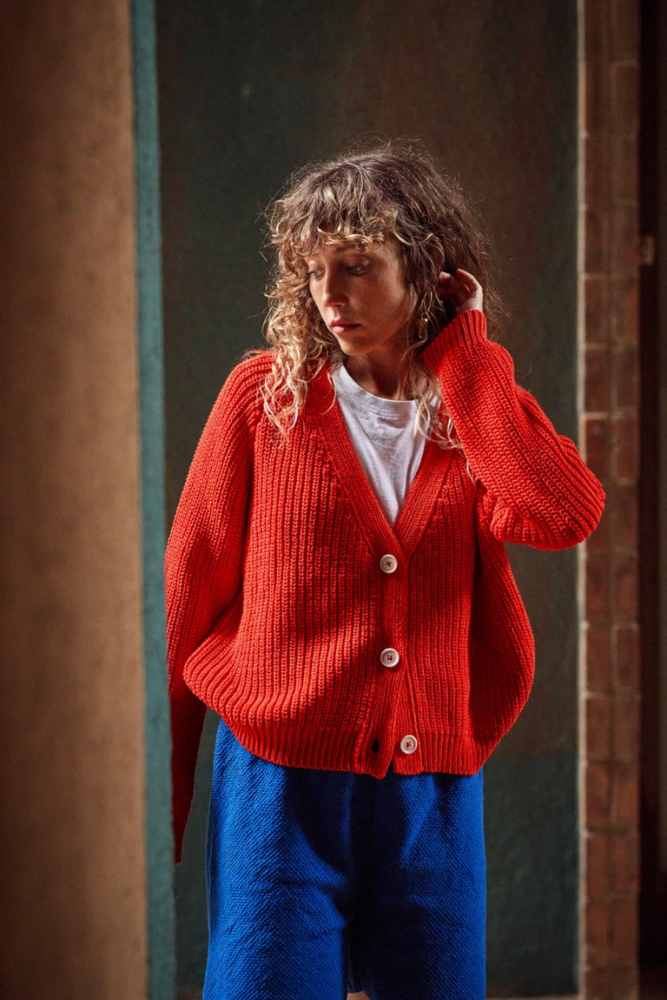 gilet col V ANNA en 100% coton biologique - Rouge - L'Envers