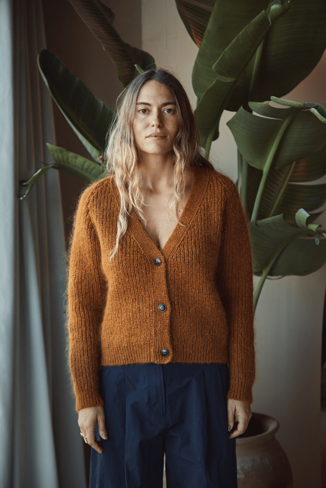 Cardigan col V ANNA- 100% Laine mérinos sans cruauté en ambre- Laine mérinos espagnole pull - L'Envers