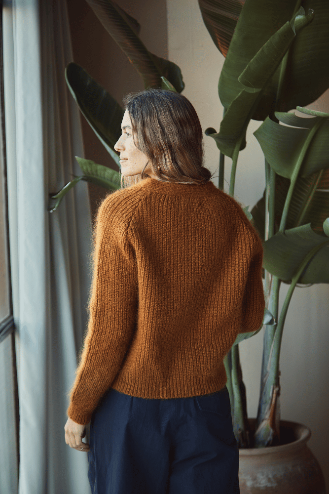 Cardigan col V ANNA- 100% Laine mérinos sans cruauté en ambre- Laine mérinos espagnole pull - L'Envers