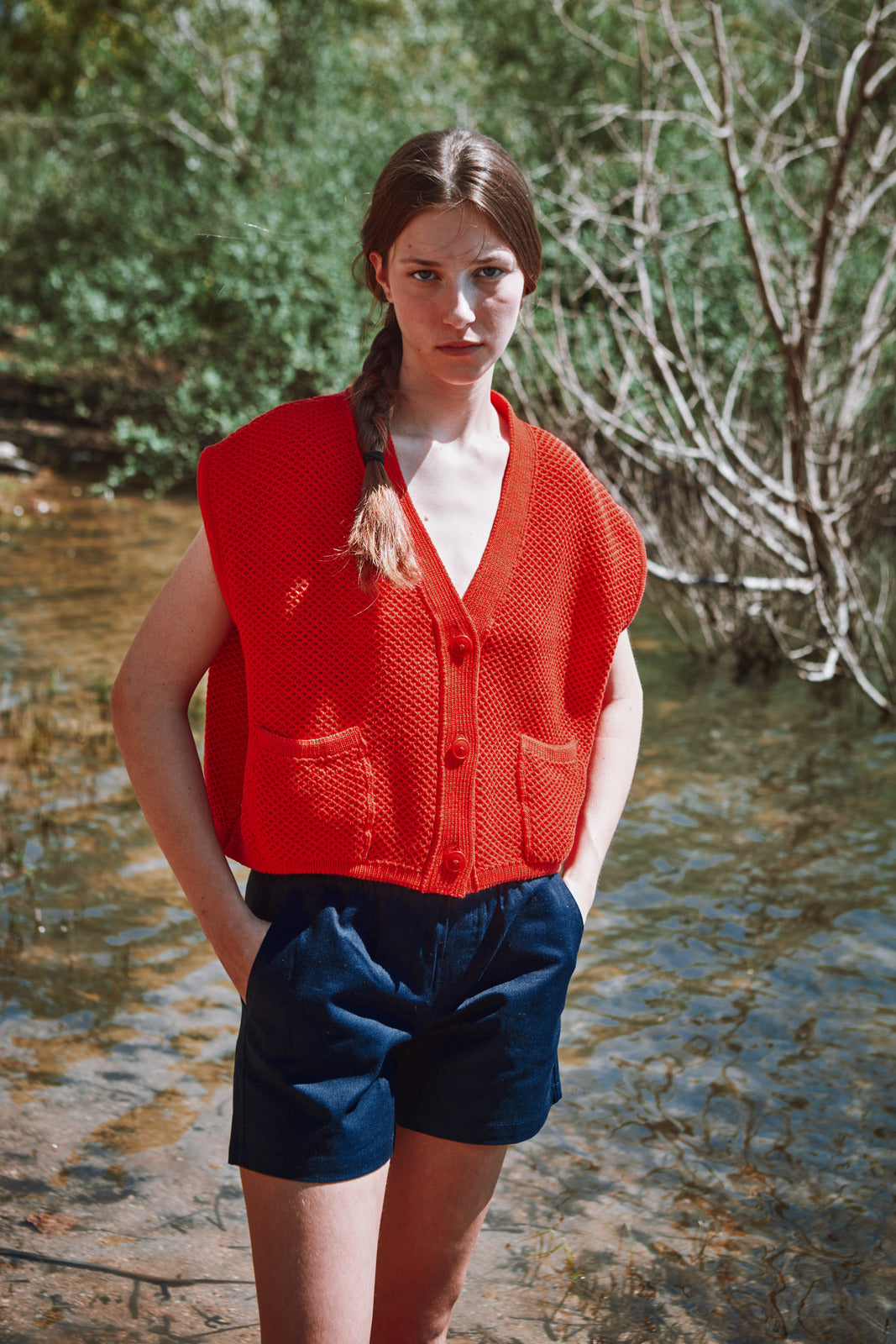 ELEONORE Cardigan sans manches à col en V en coton bio - Rouge