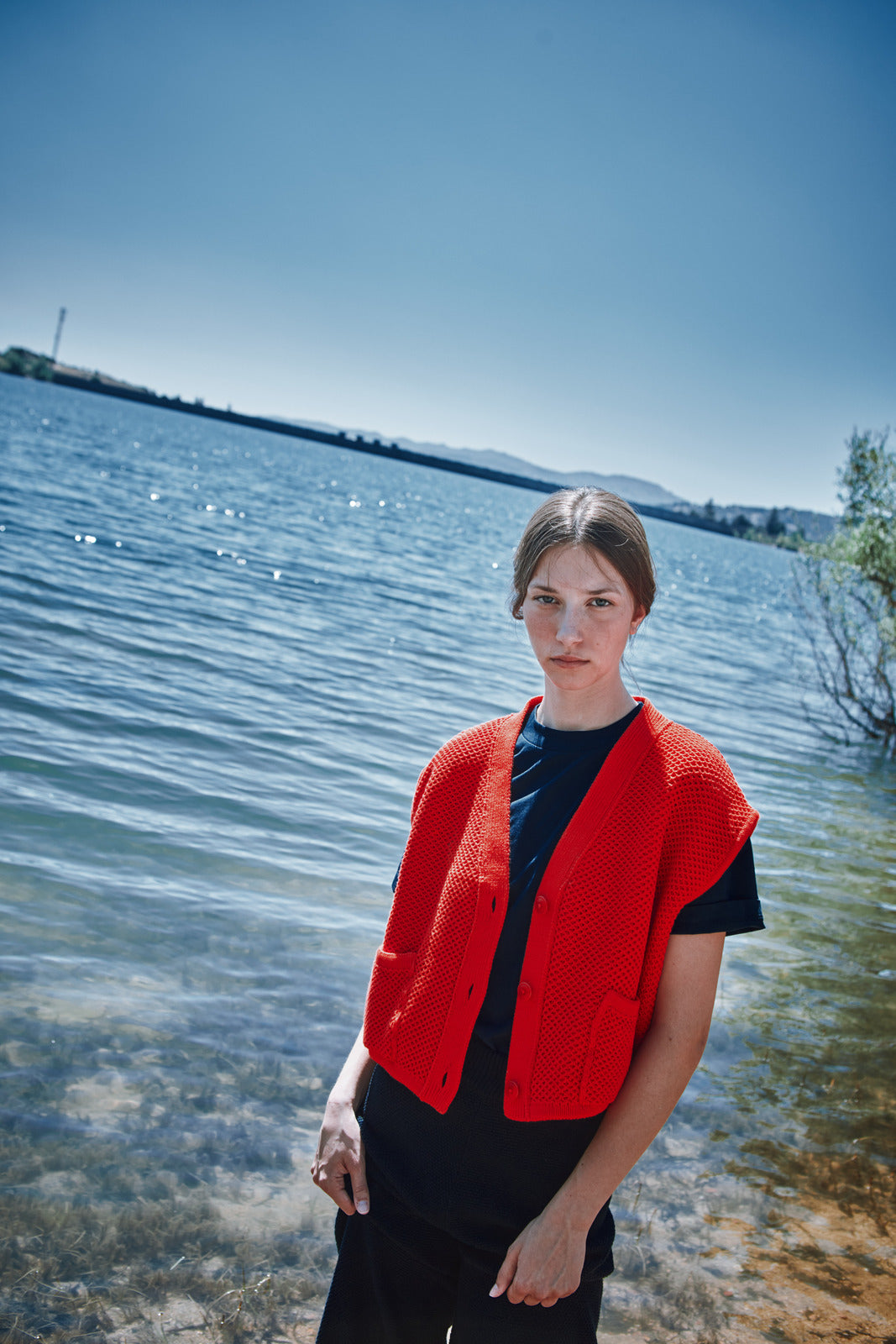 ELEONORE Cardigan sans manches à col en V en coton bio - Rouge