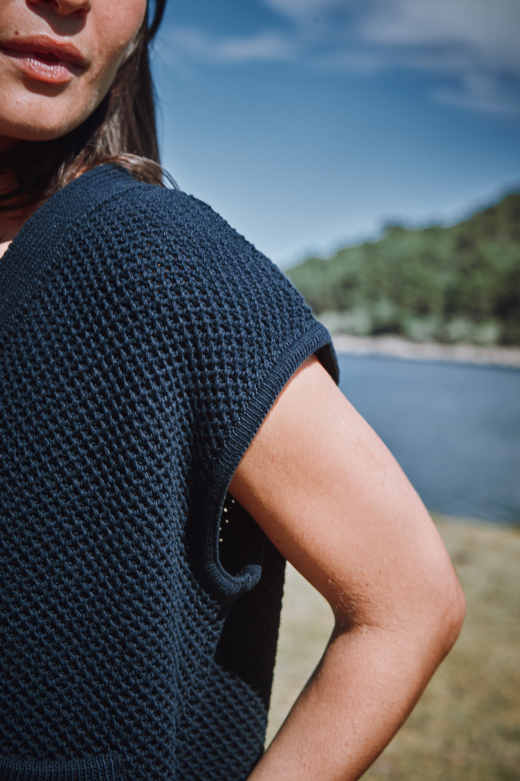 ELEONORE Cardigan sans manches à col en V en coton biologique - Bleu marine