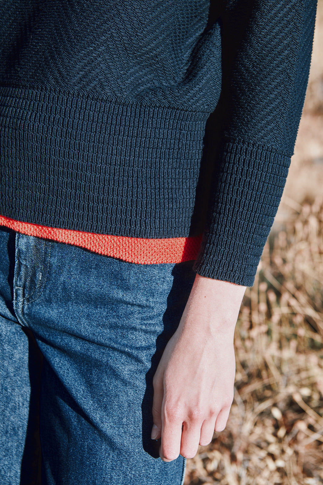 NELLIE Pull à chevrons en coton bio - Bleu marine