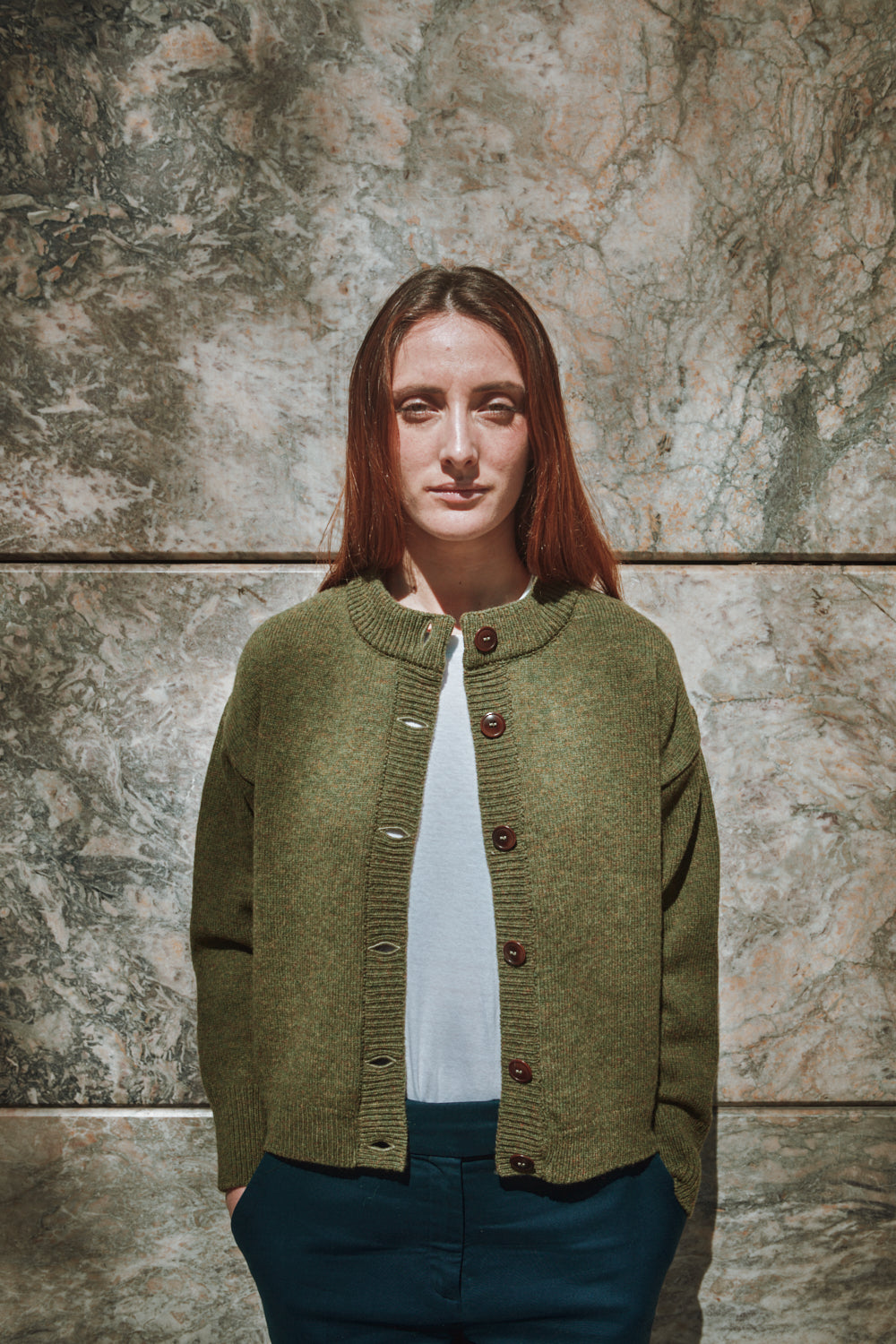SANDRA Cardigan à col cheminée en laine mérinos - Vert olive
