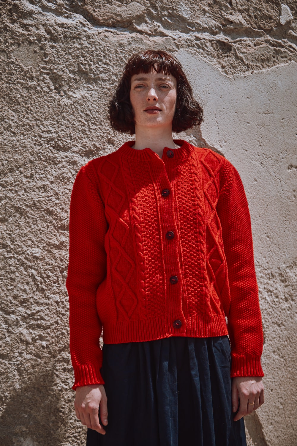 SONIA Gilet à torsades en laine mérinos - Rouge