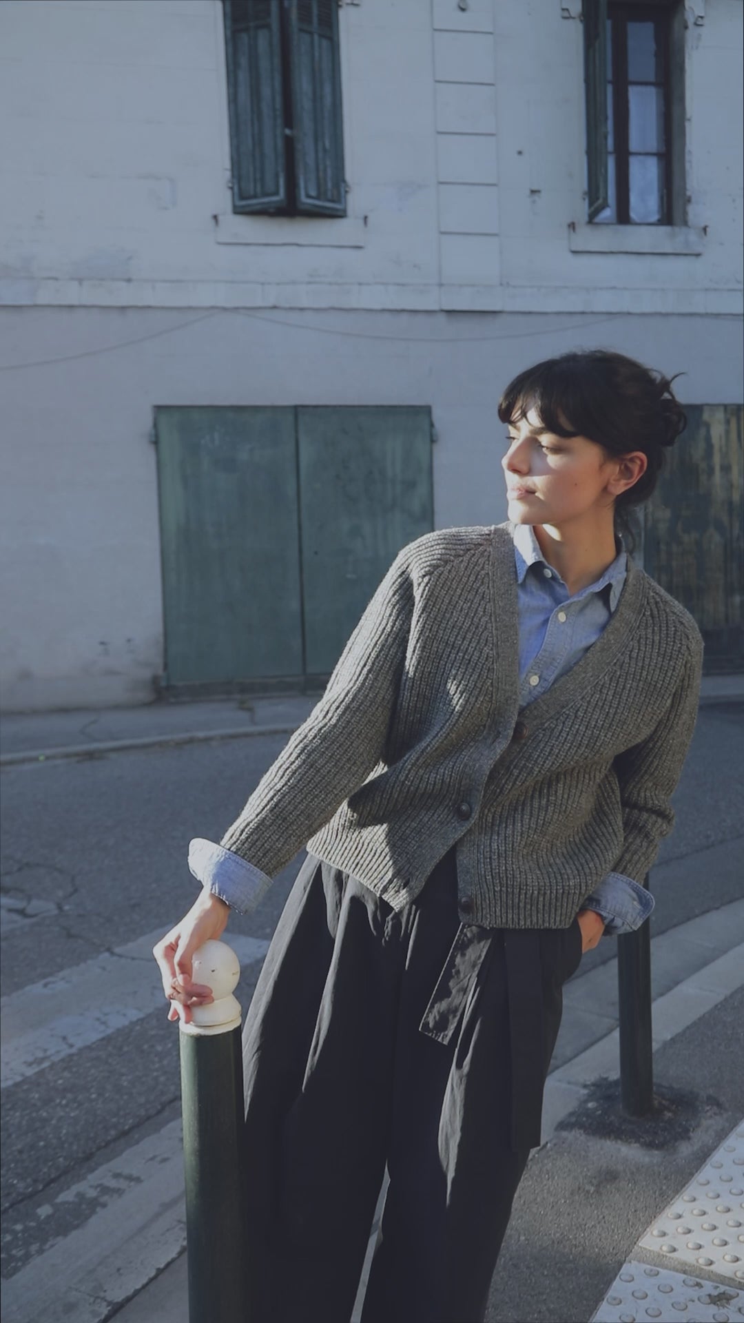 Cardigan ANNA col V en laine mérinos - Gris cendré - Cardigan espagnol en laine mérinos - L'Envers